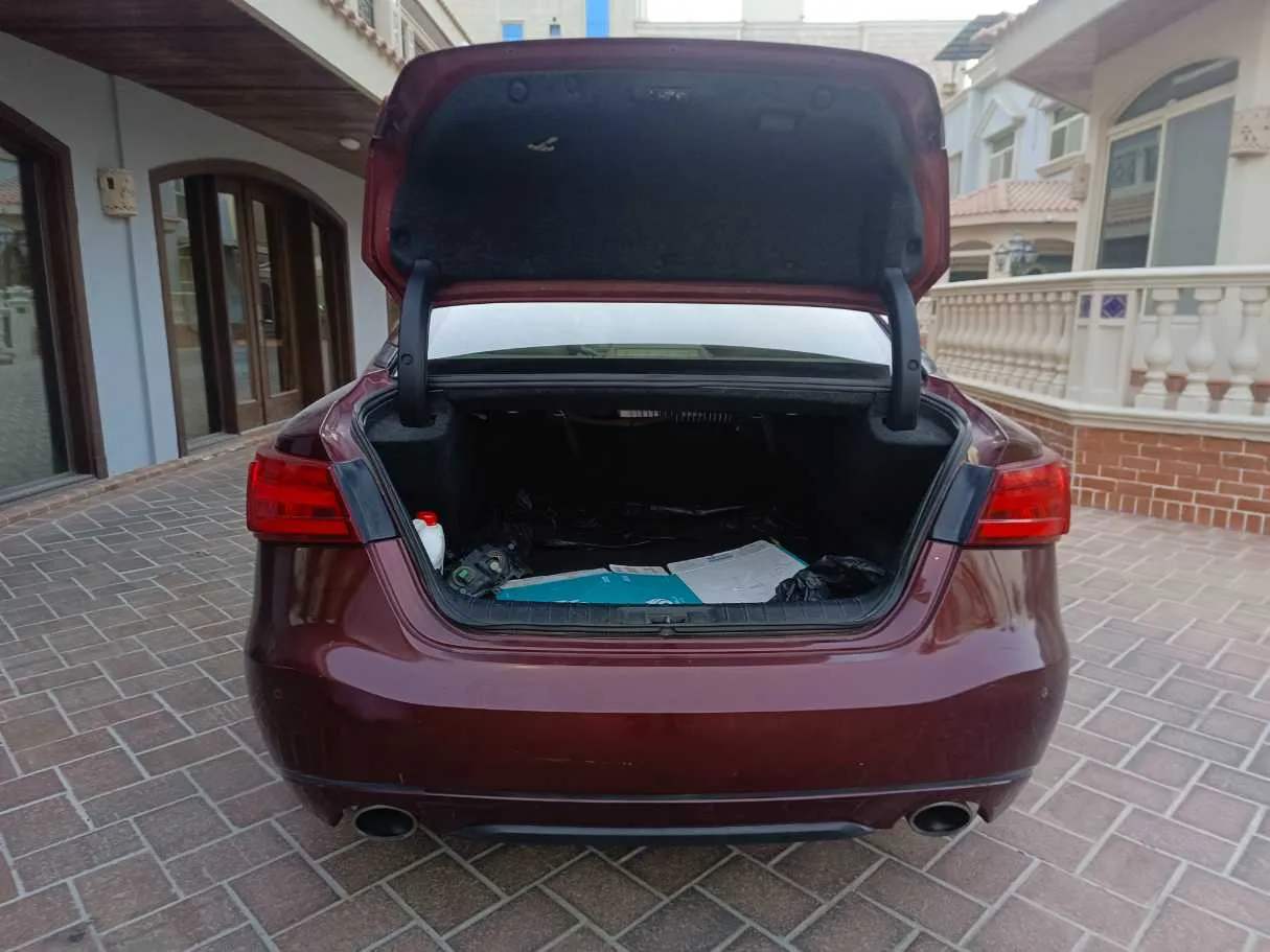 Car image 27