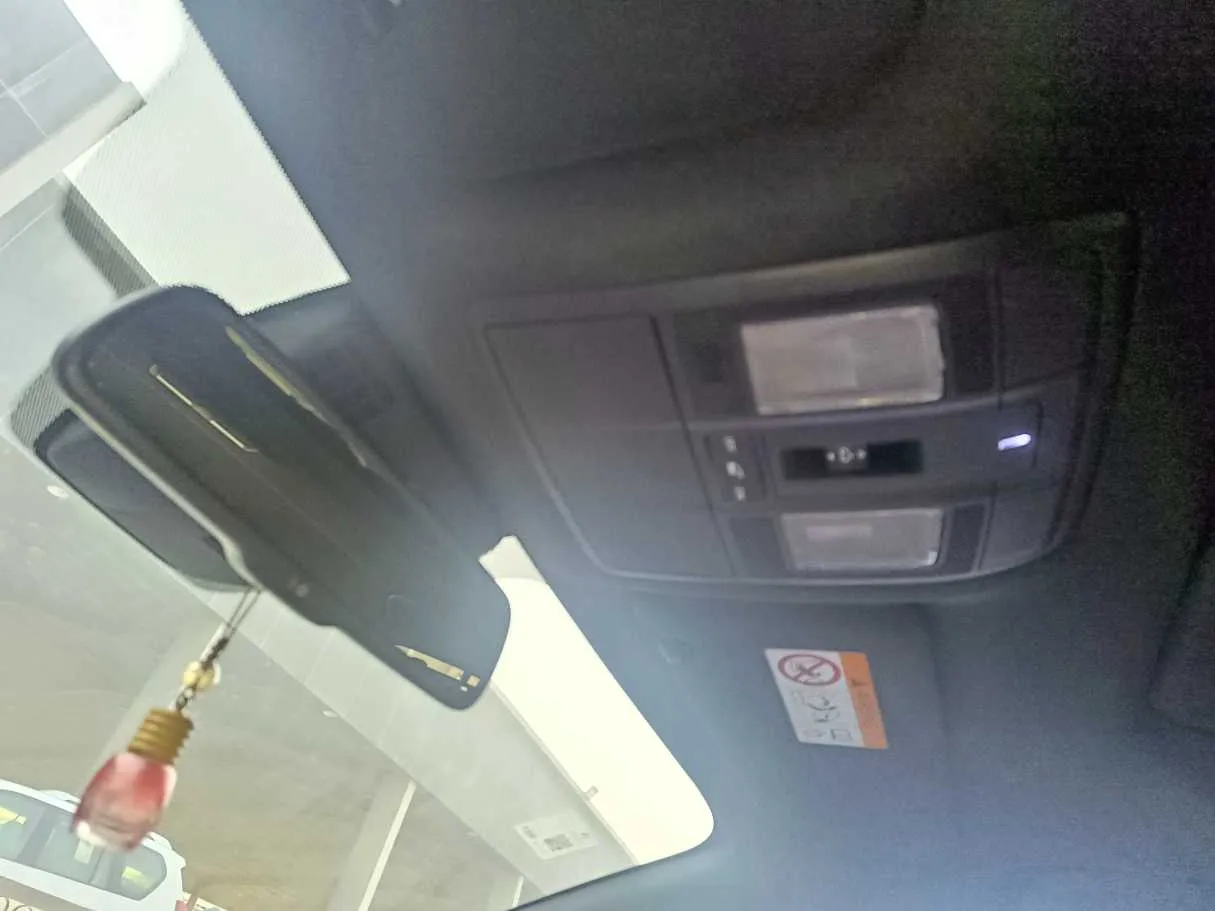 Car image 33