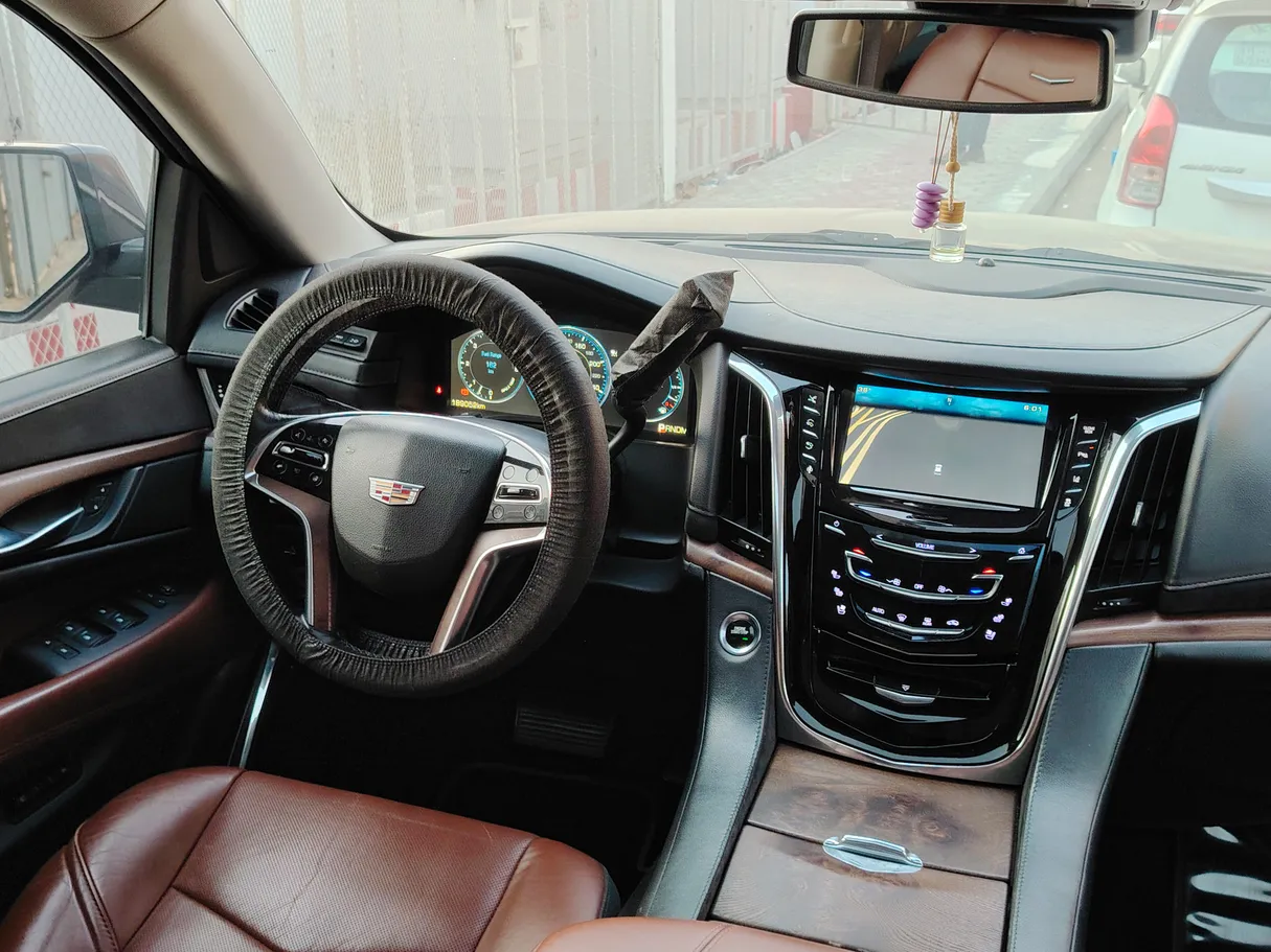 Car image 26