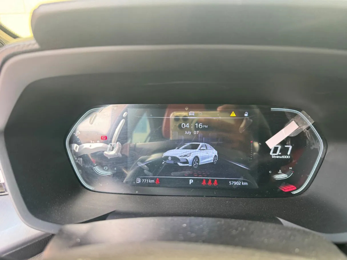 Car image 18