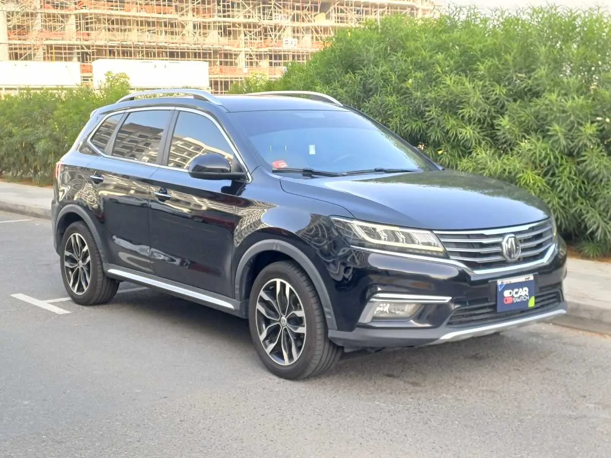 Car image 3
