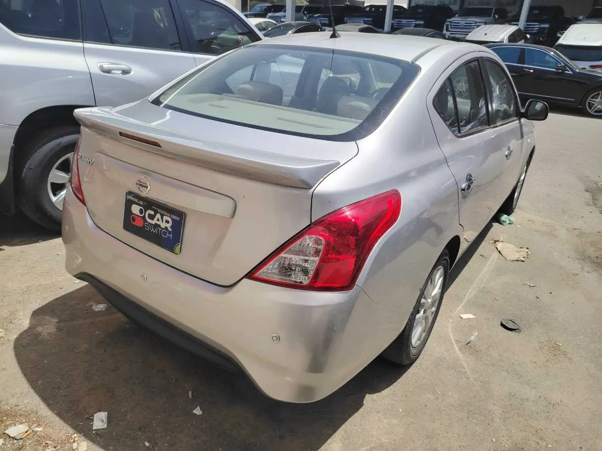 Car image 5