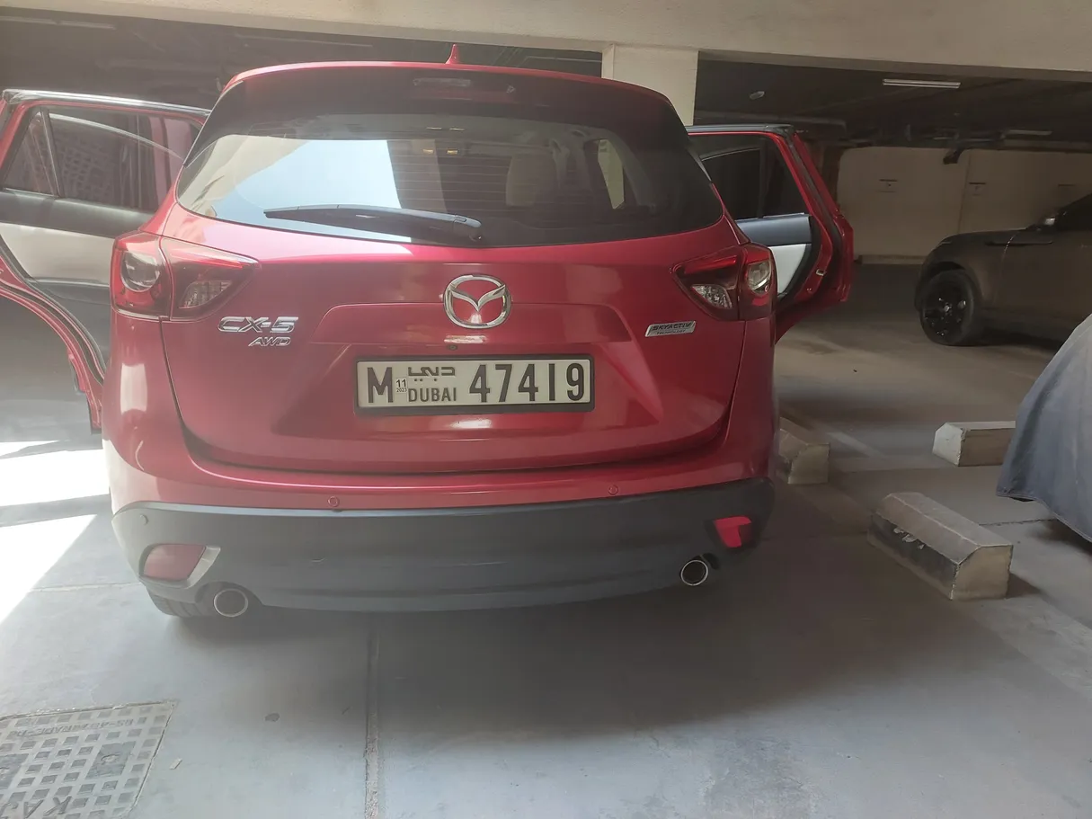 Car image 3