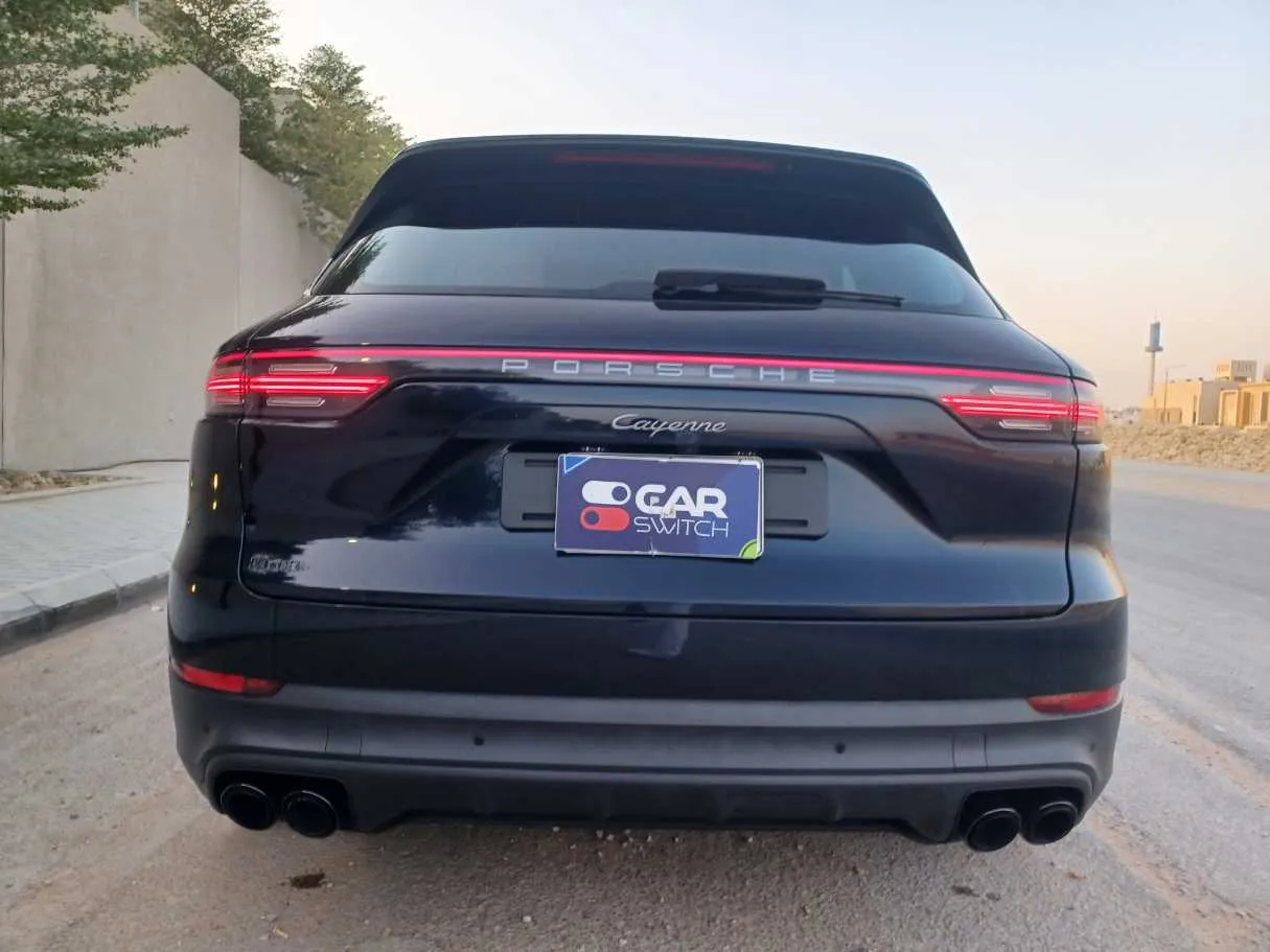 Car image 6