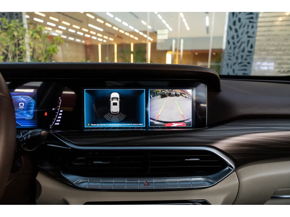 Car image 11