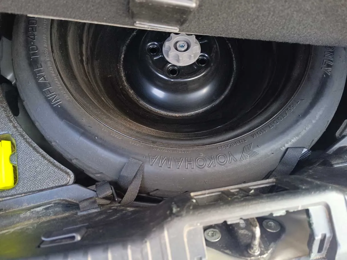 Car image 38