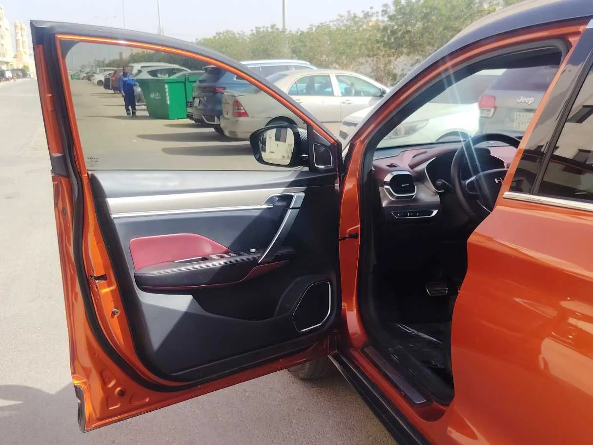 Car image 11
