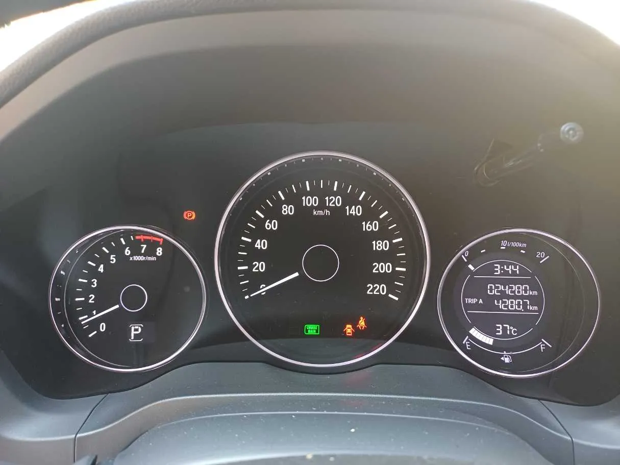 Car image 19