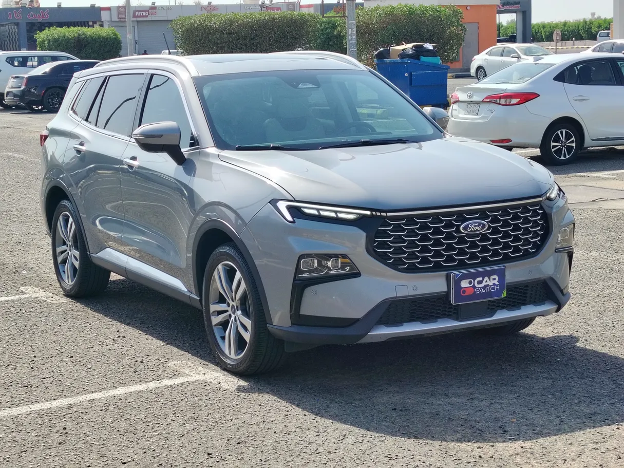 Car image 3