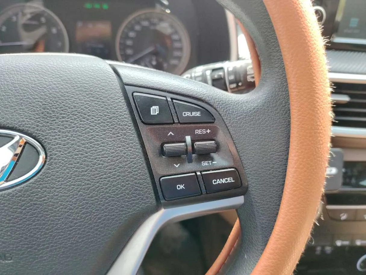 Car image 36