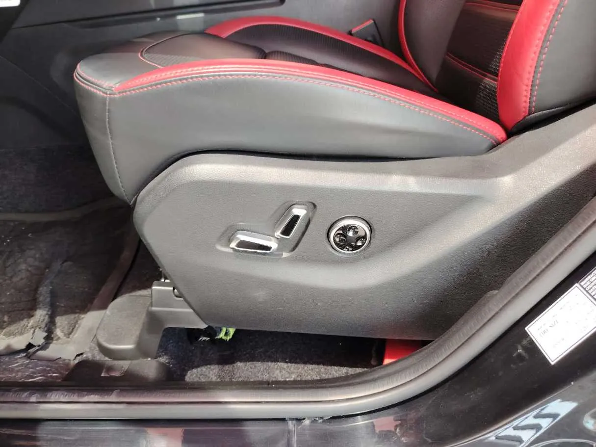 Car image 44