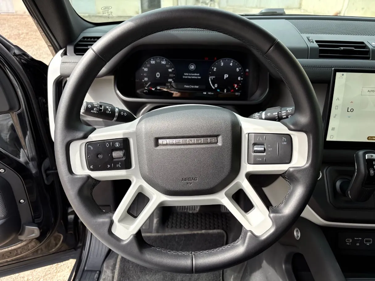 Car image 20