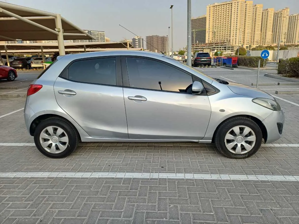 Car image 8