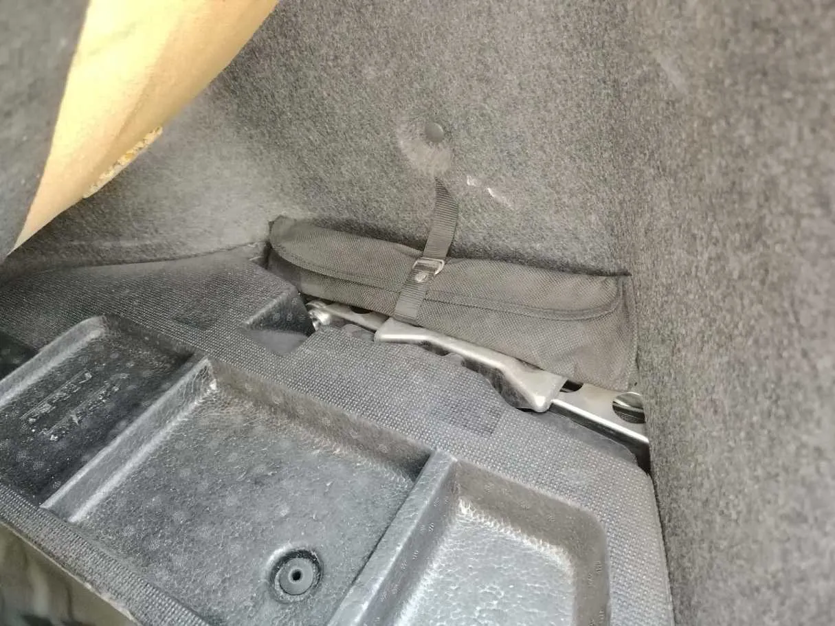 Car image 33