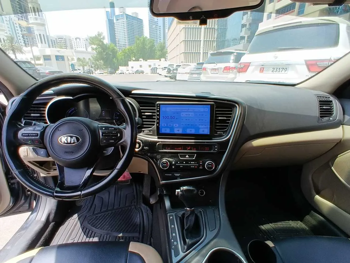 Car image 15