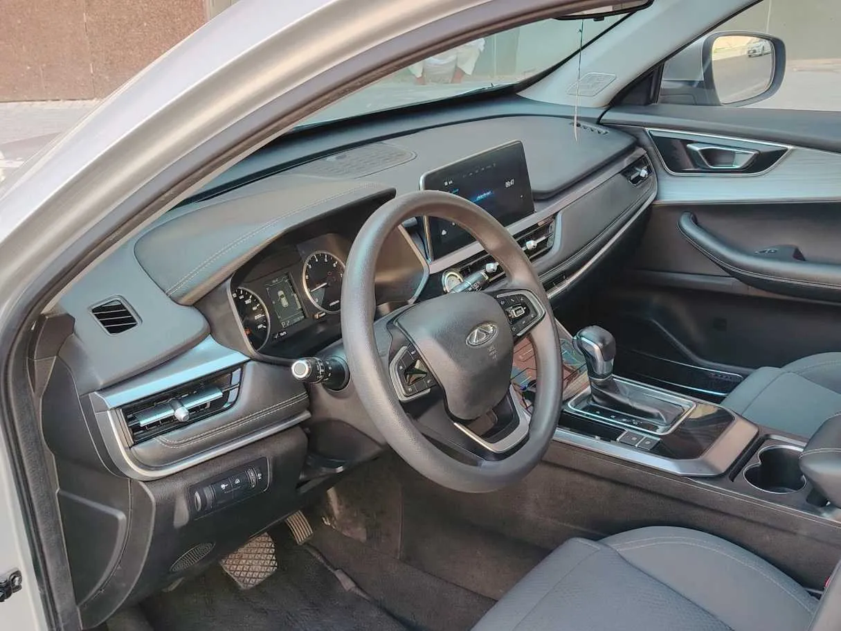 Car image 11