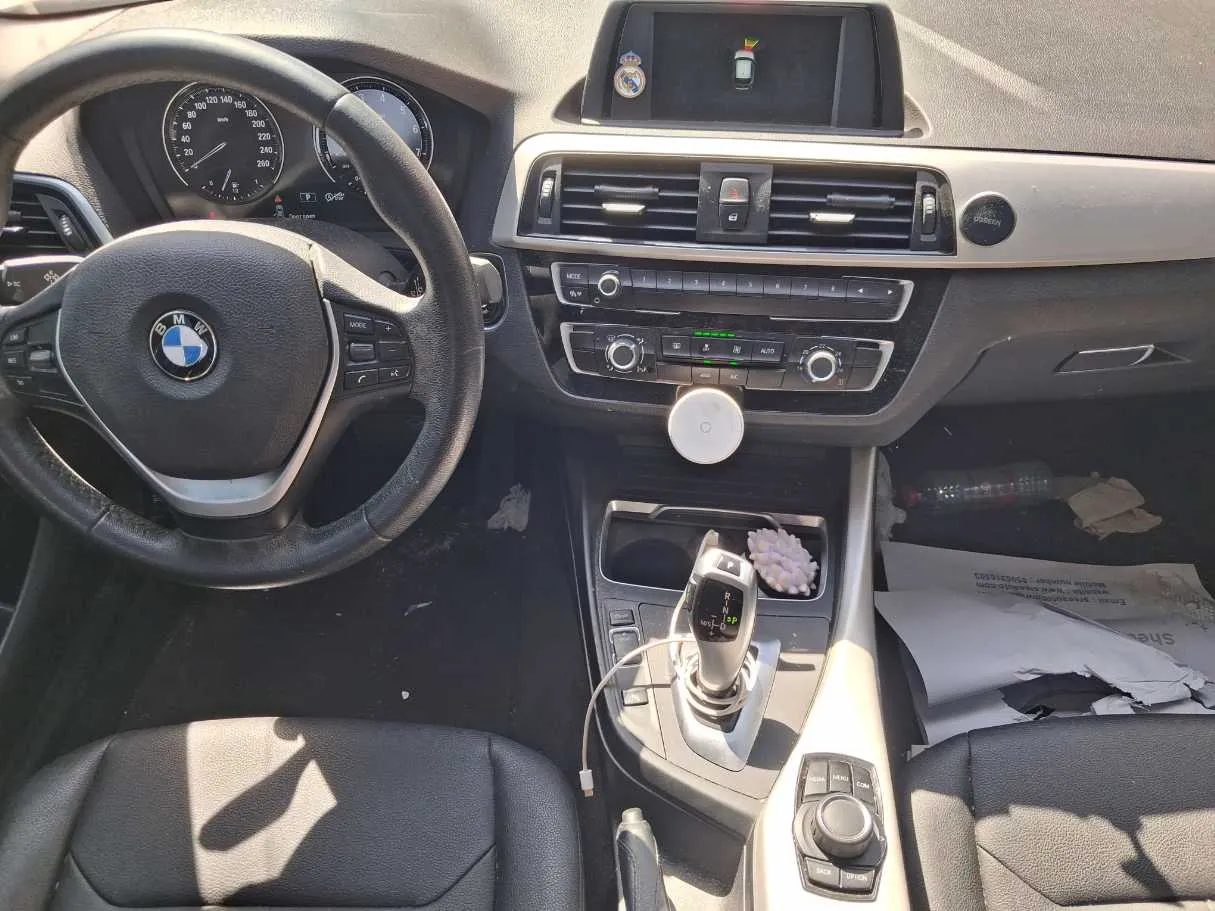 Car image 17