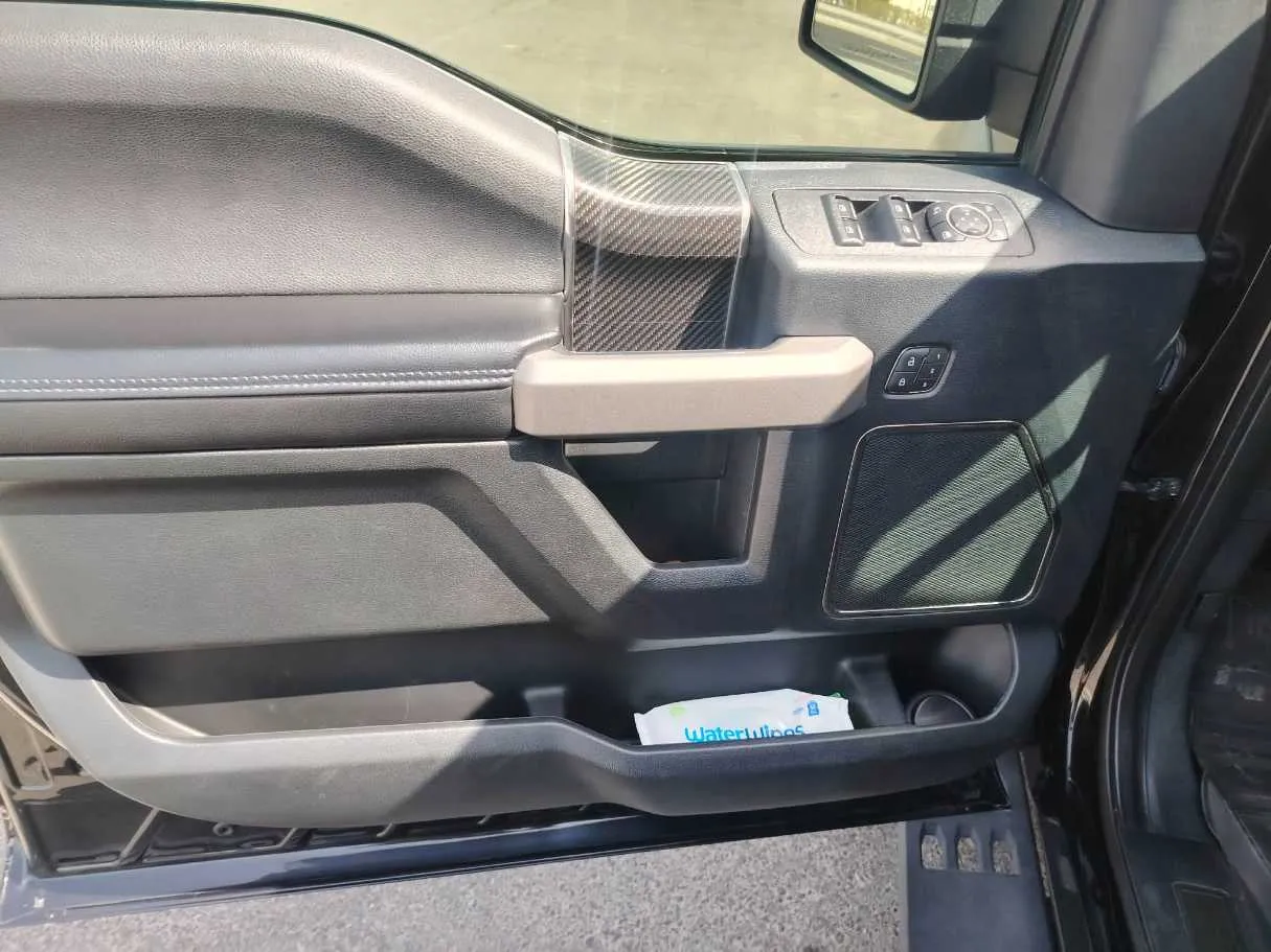 Car image 32