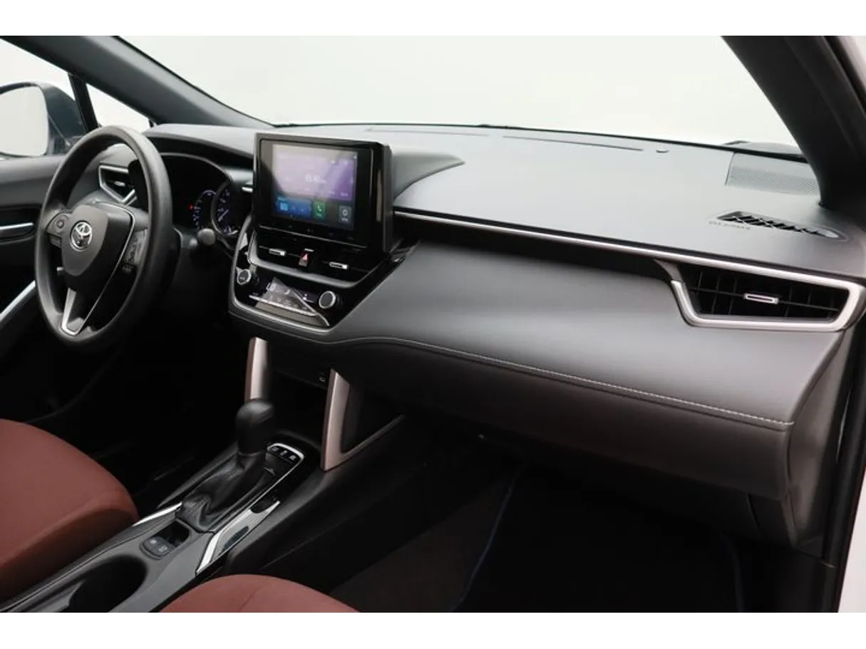 Car image 10