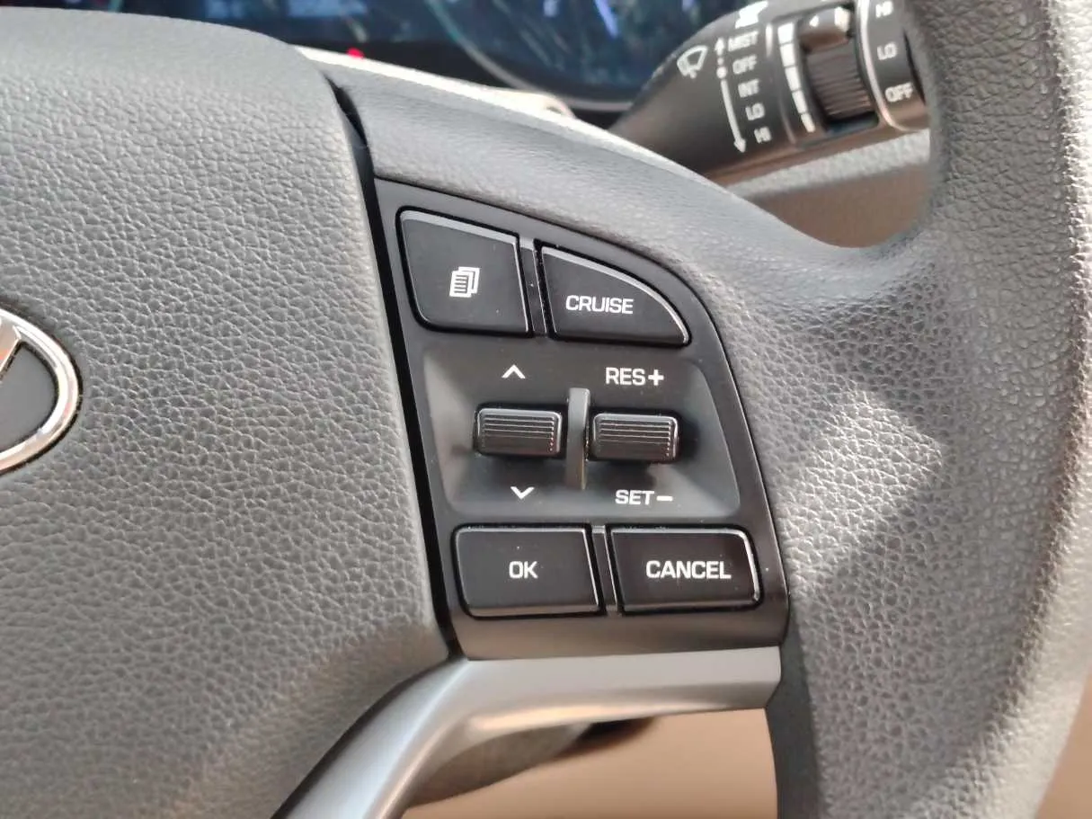 Car image 27
