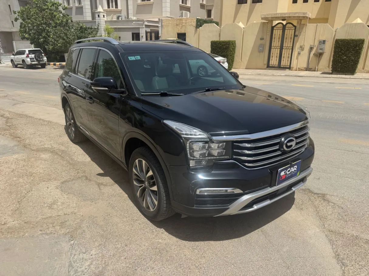Car image 3