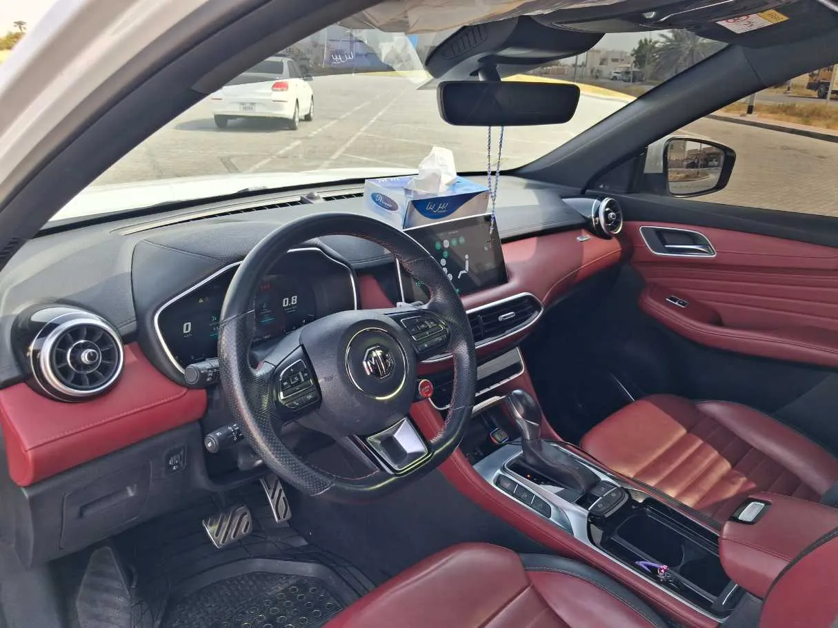 Car image 11