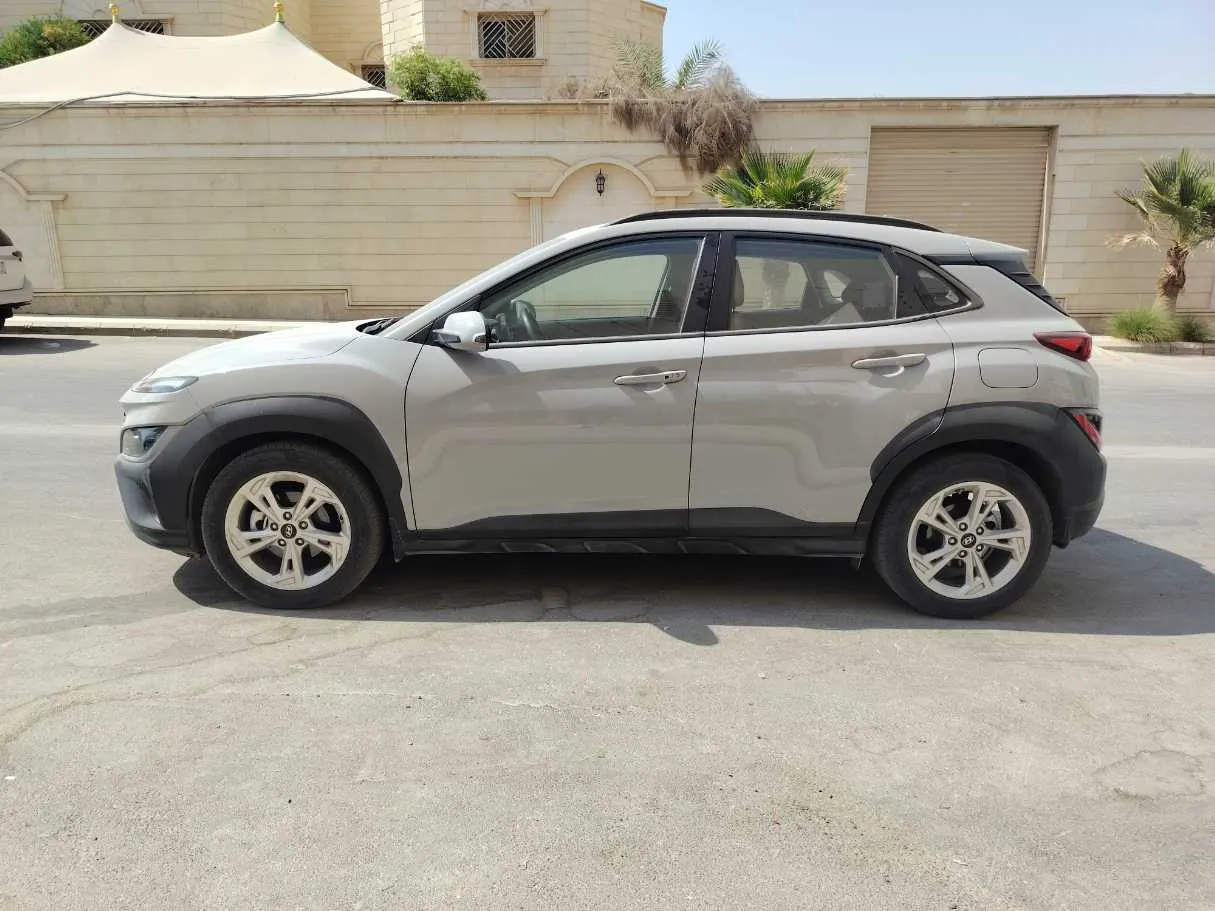 Car image 8