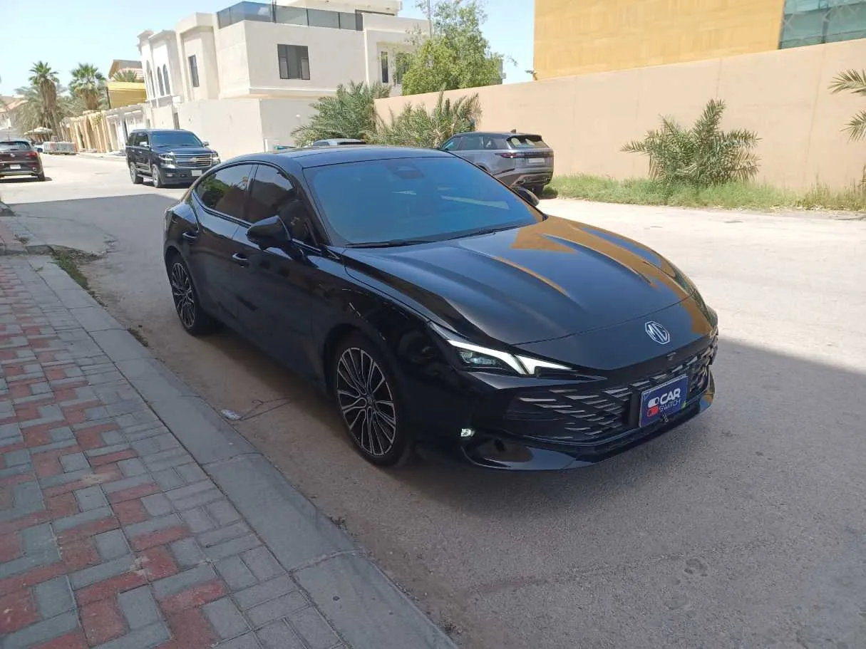 Car image 3