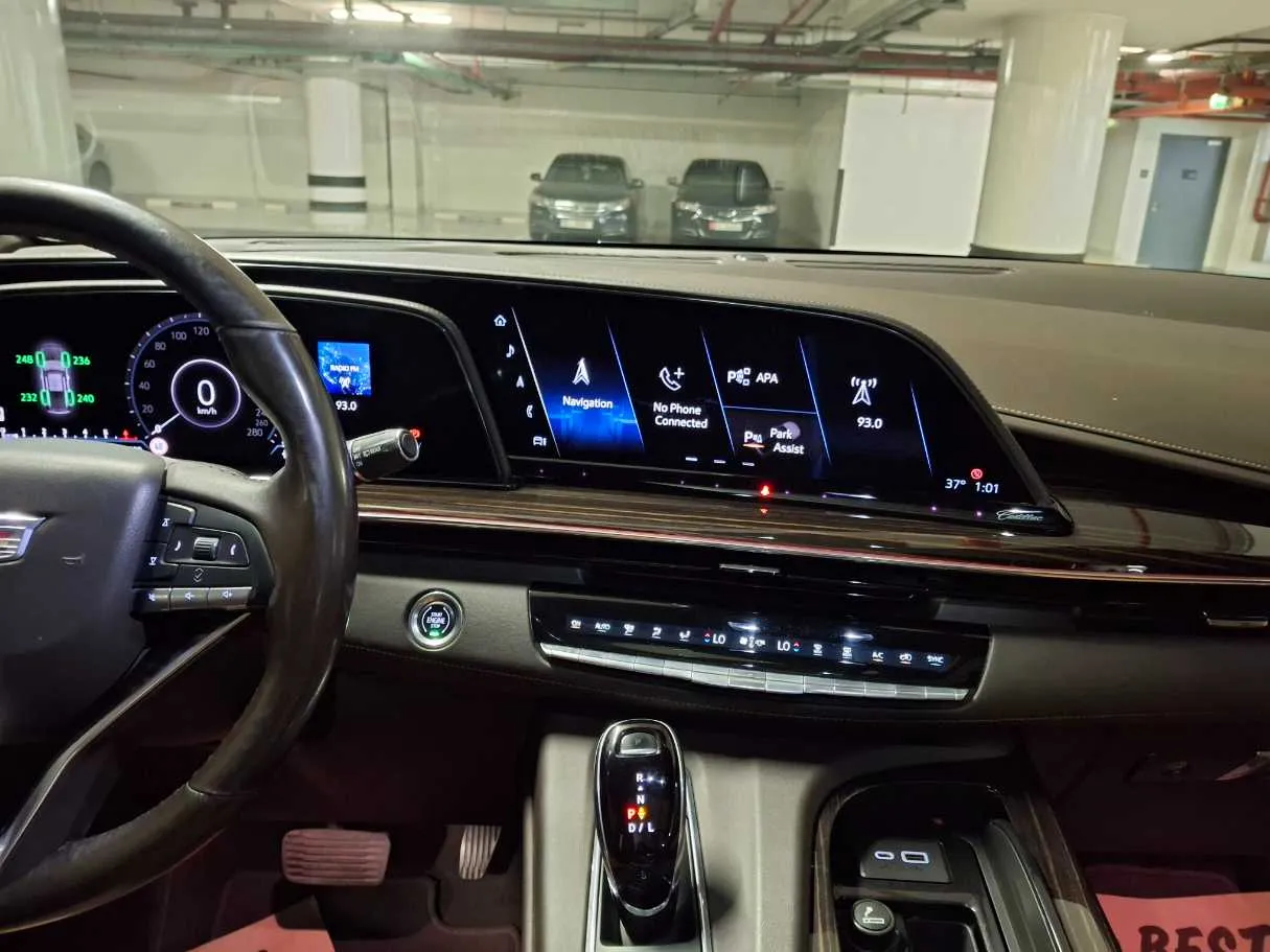 Car image 16