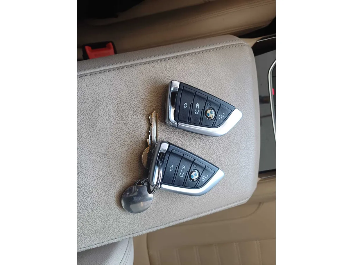 Car image 23