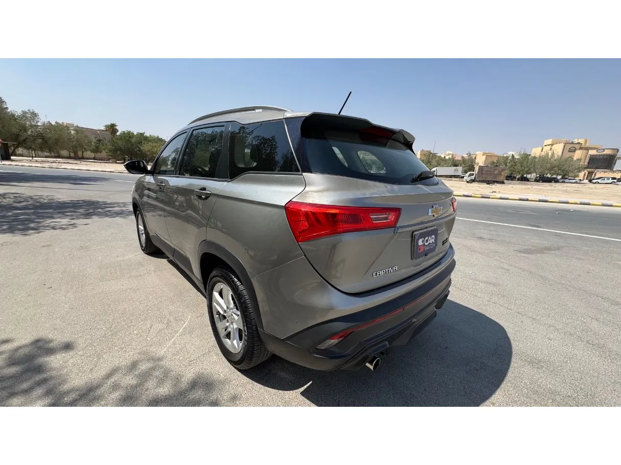 Car image 7