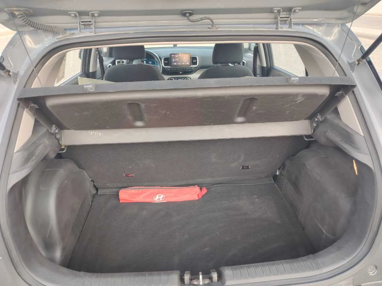 Car image 24