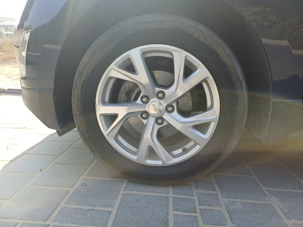 Car image 9
