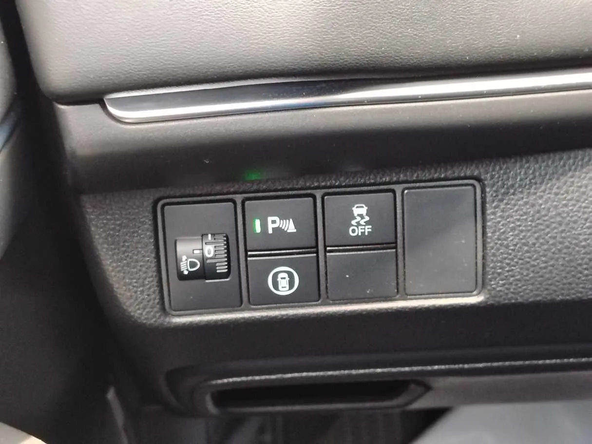 Car image 27