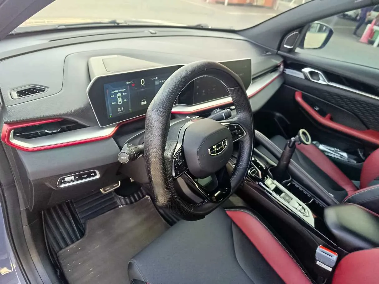 Car image 13