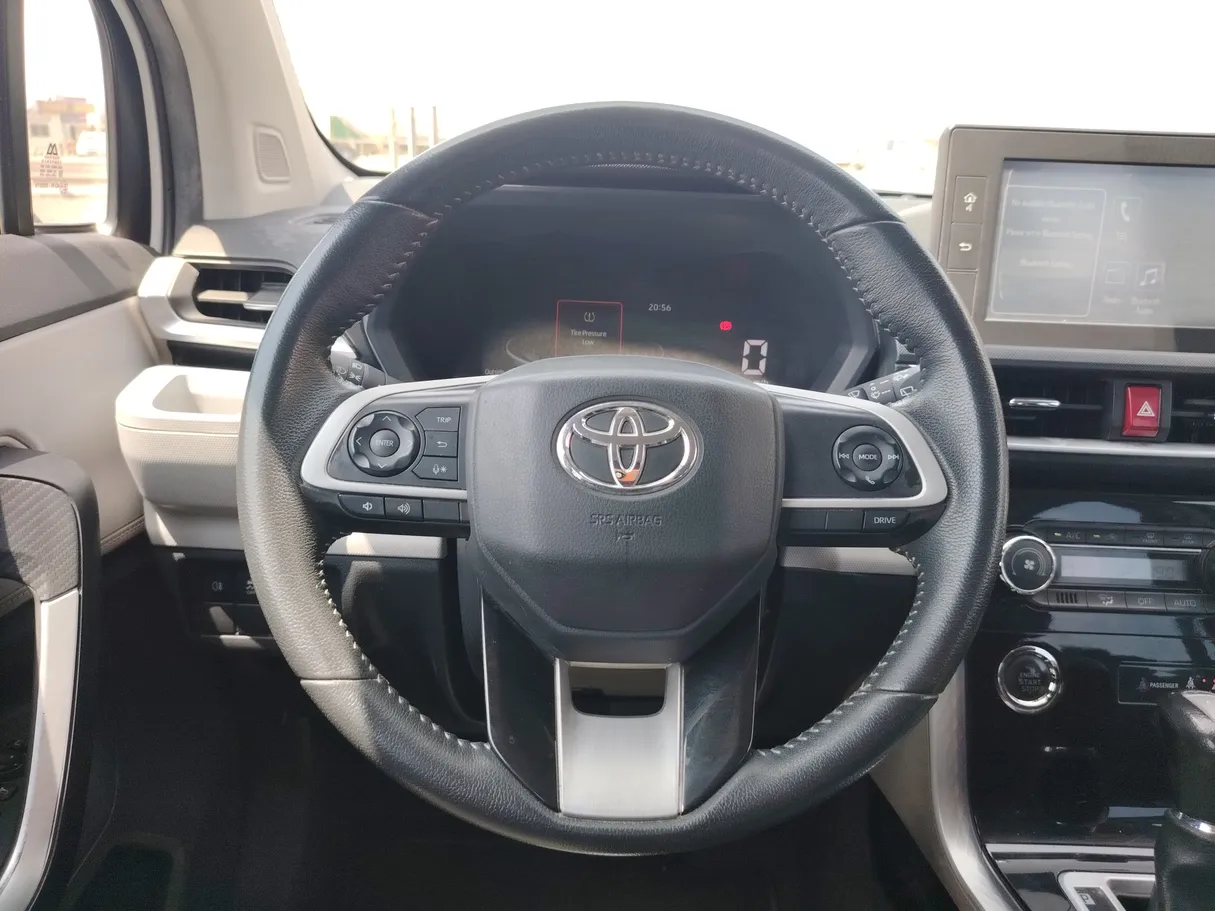 Car image 22