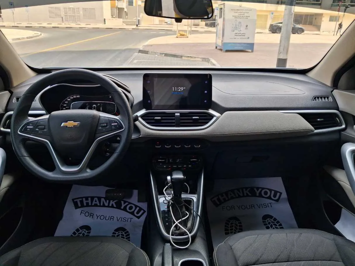 Car image 14