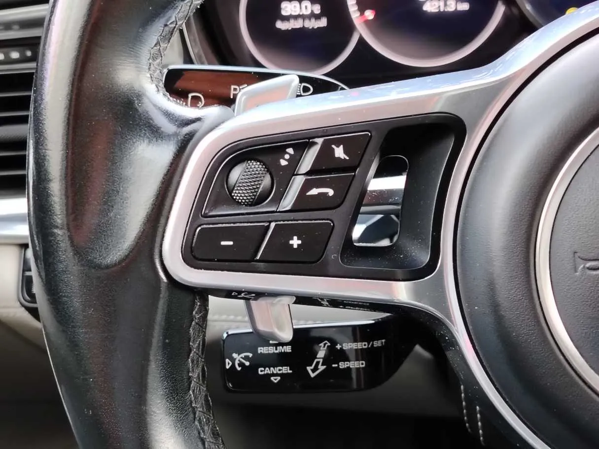 Car image 29