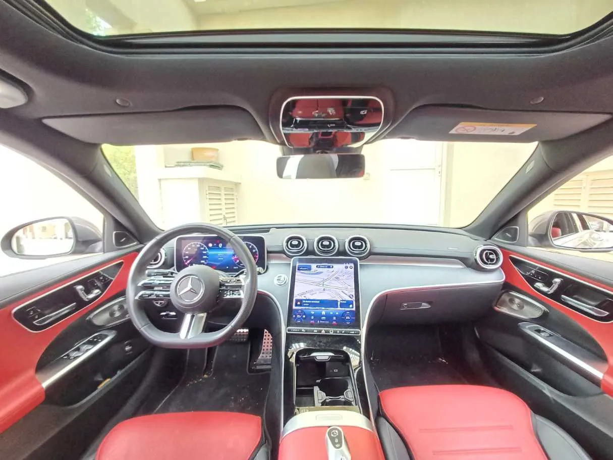 Car image 17