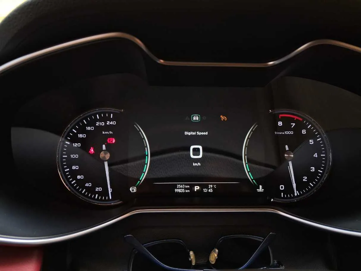 Car image 18