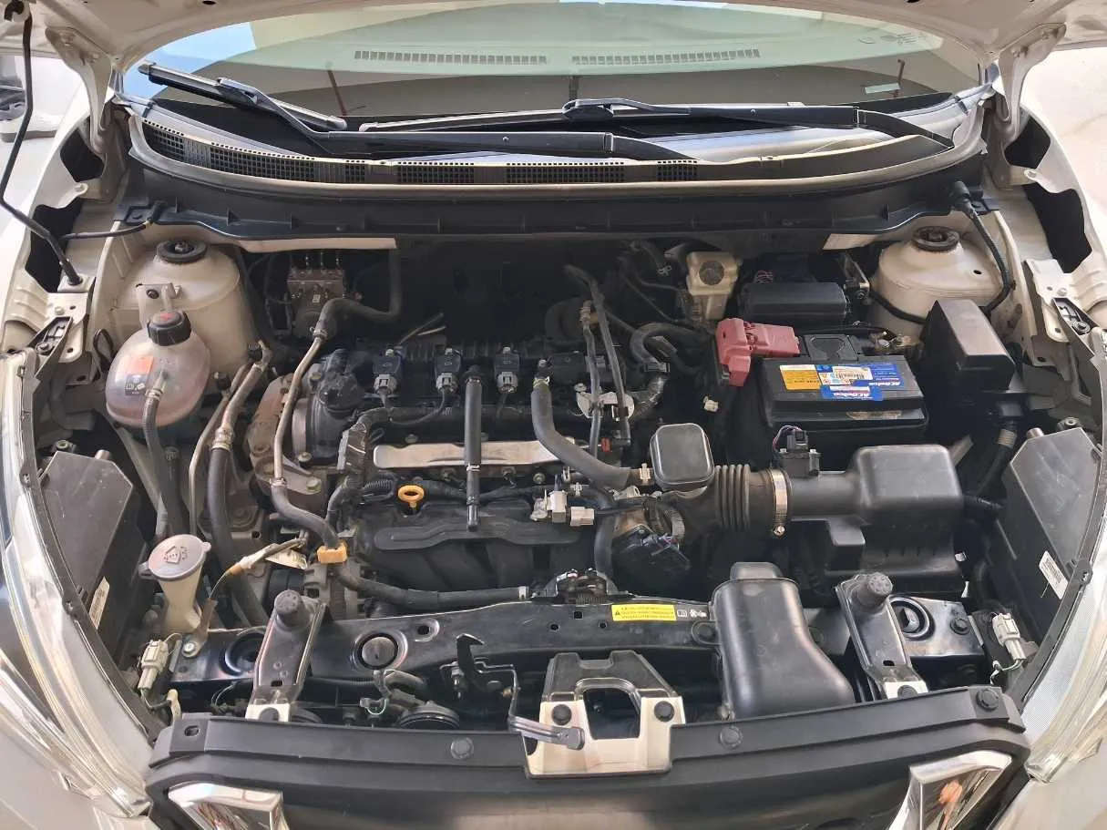 Car image 19