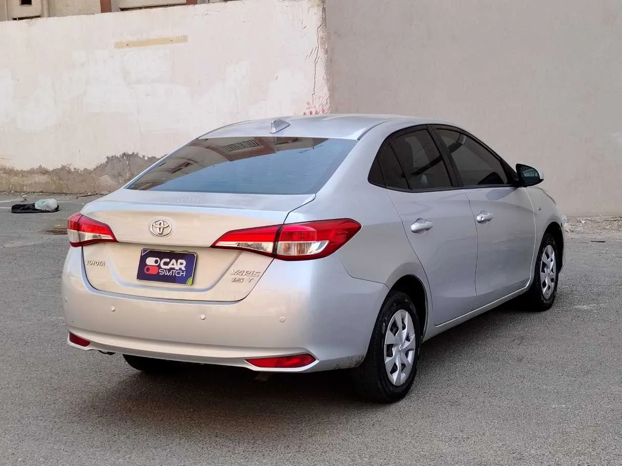 Car image 5