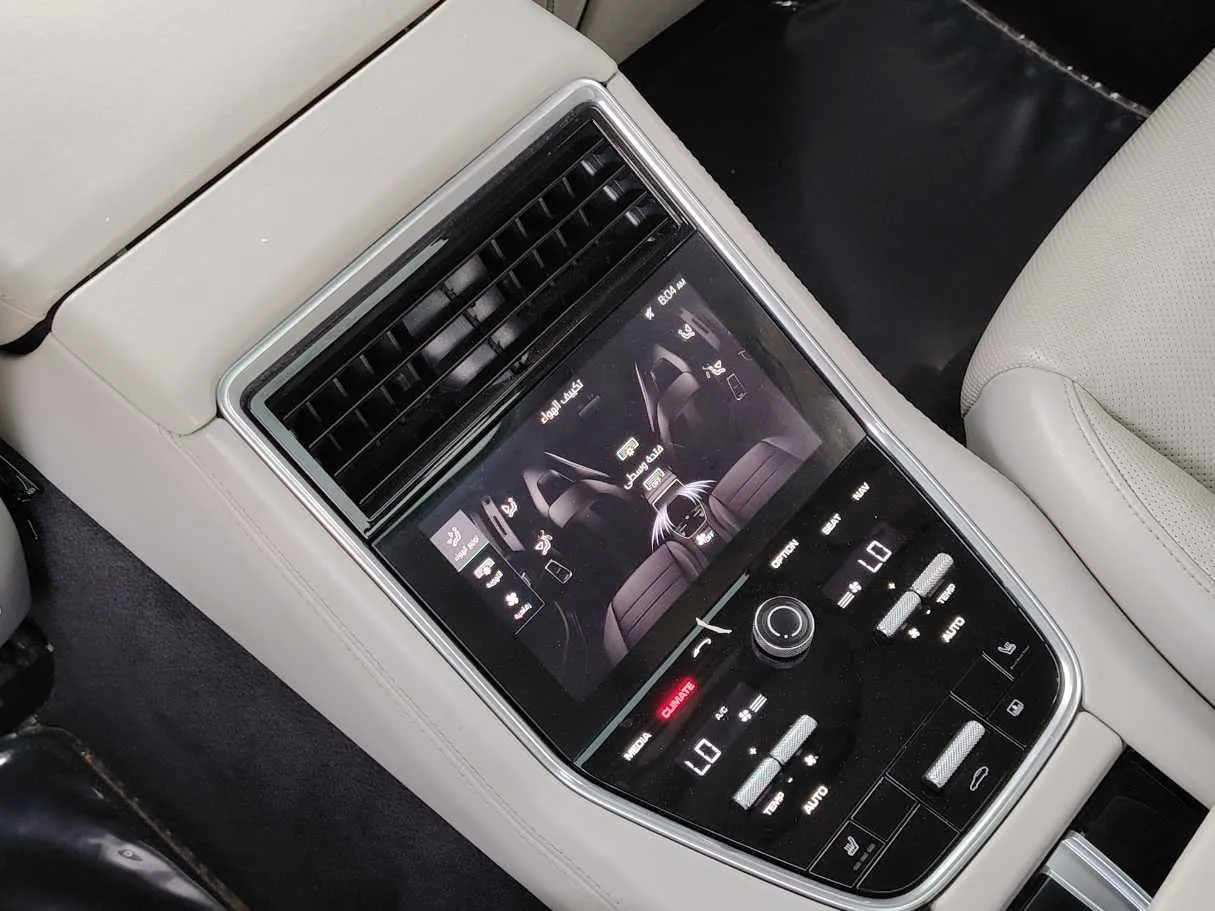 Car image 31