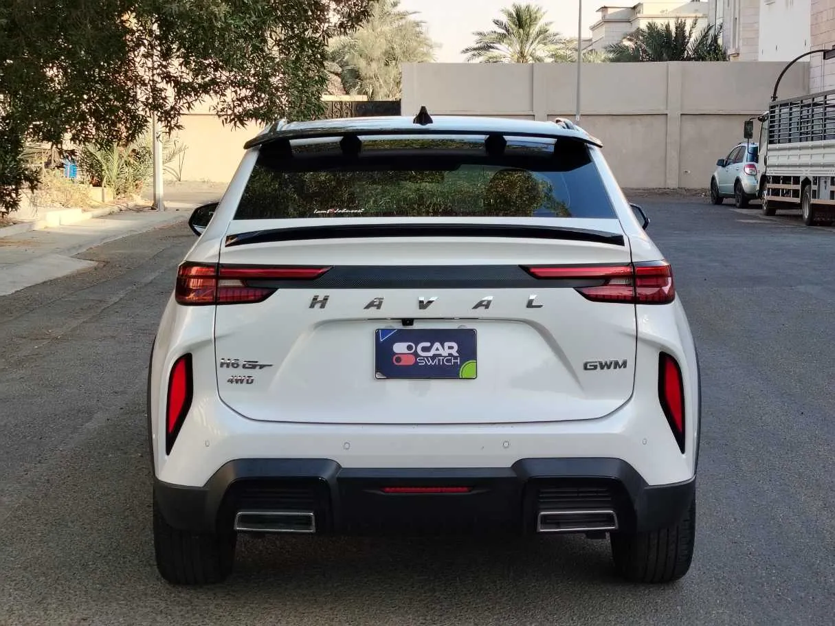 Car image 6
