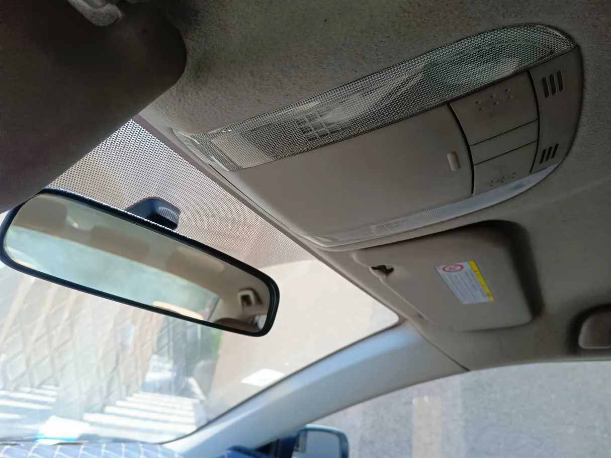 Car image 23