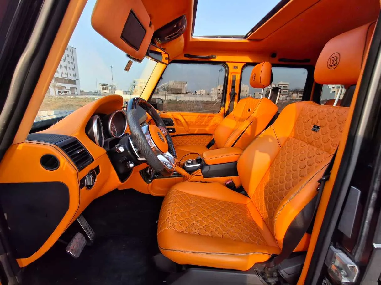Car image 12