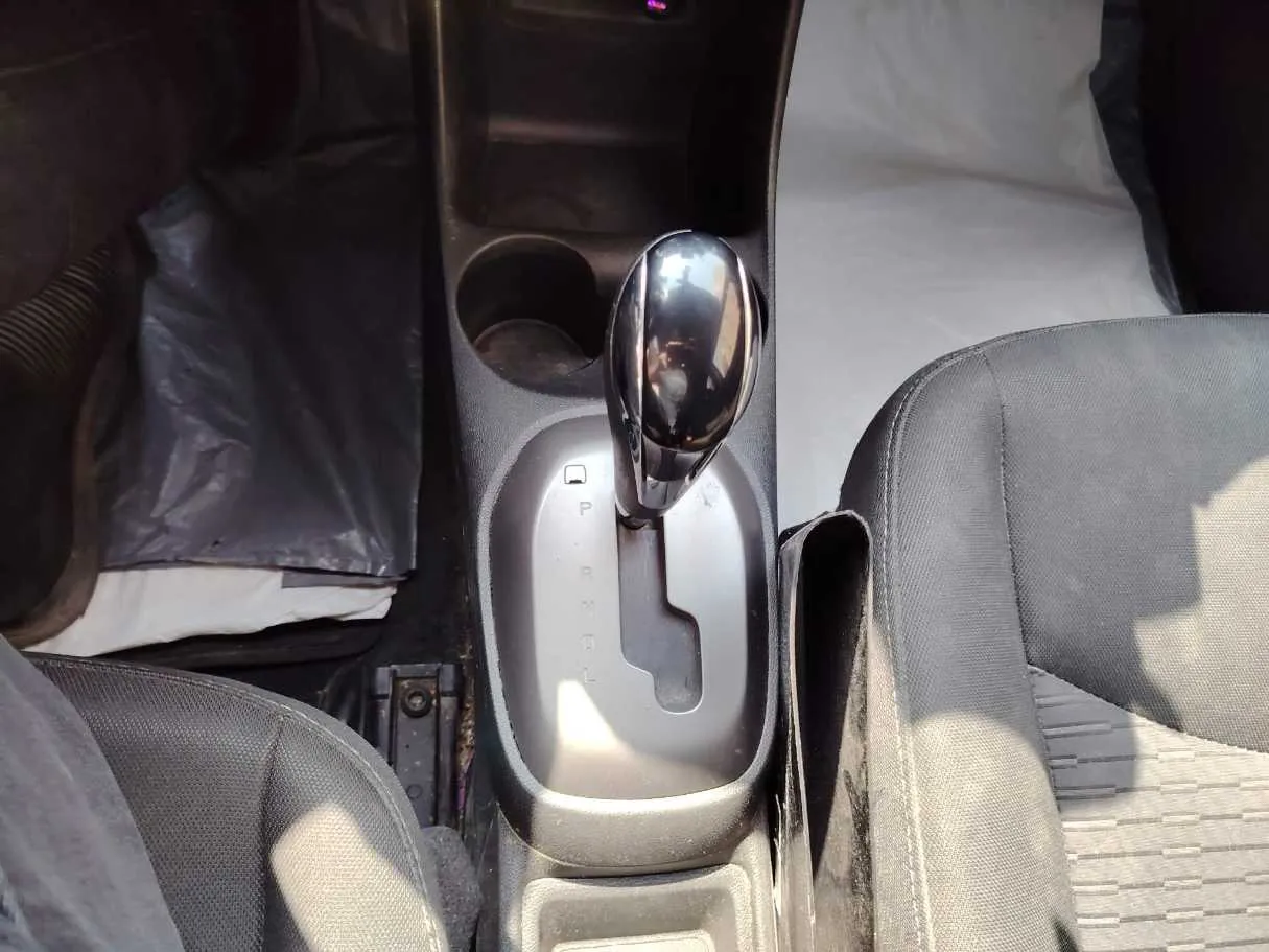 Car image 24