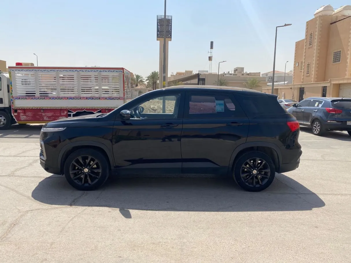 Car image 8