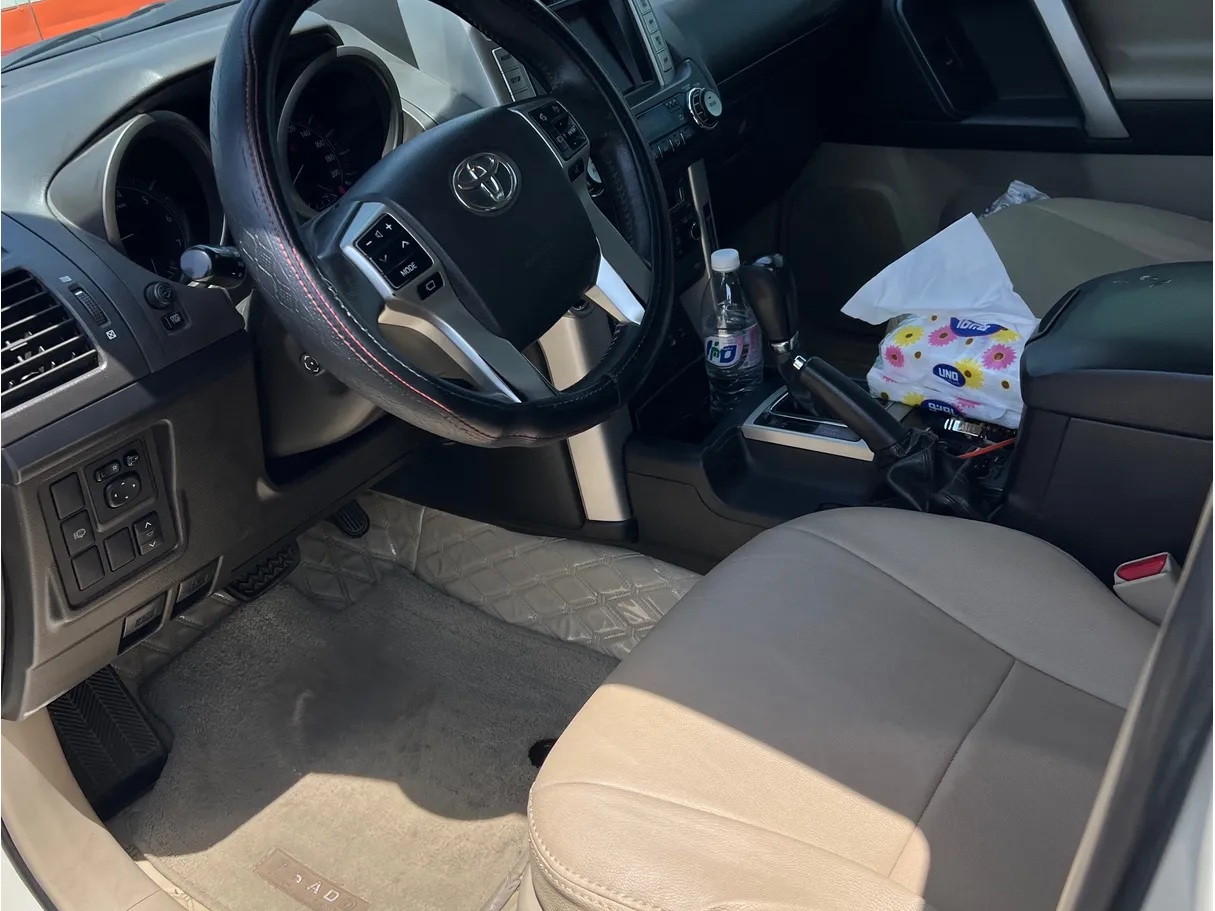 Car image 7