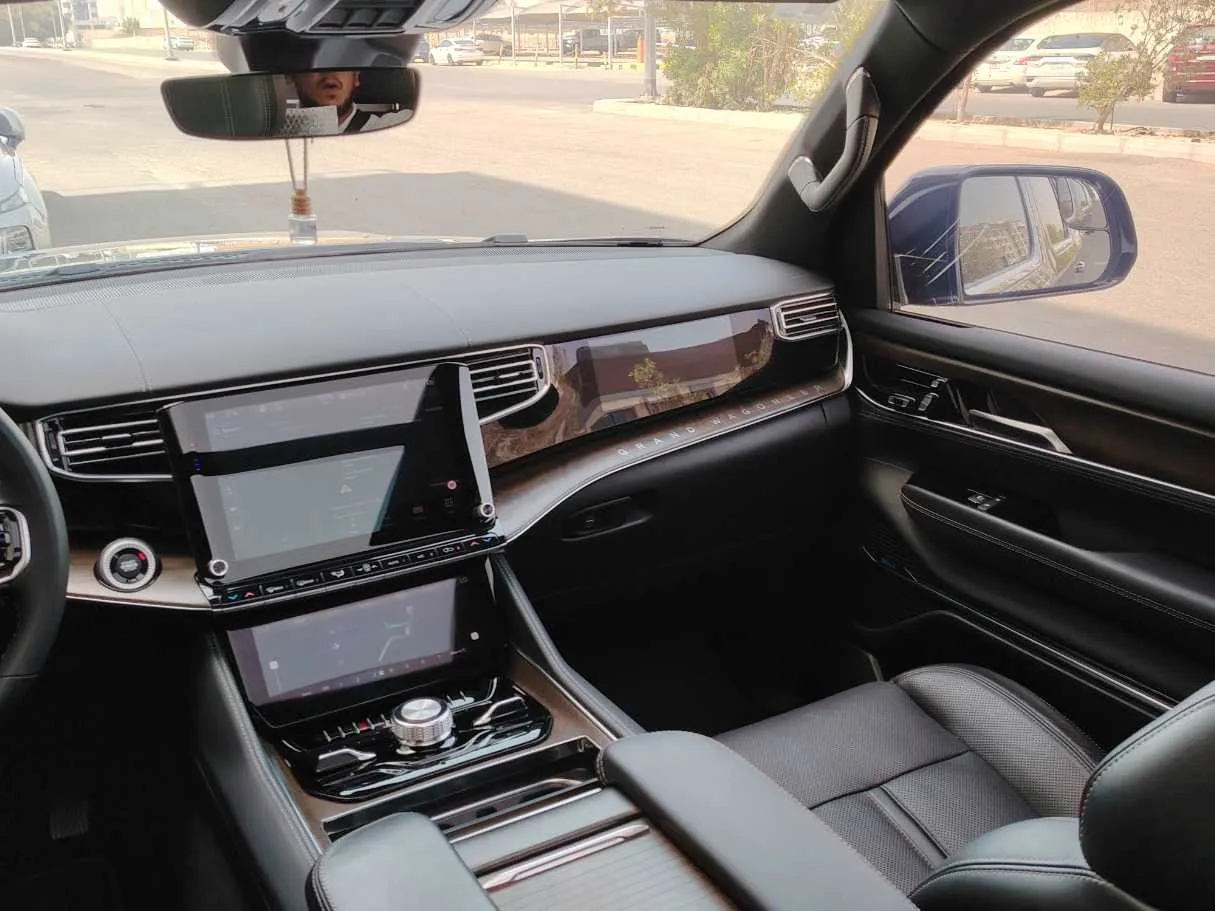 Car image 23
